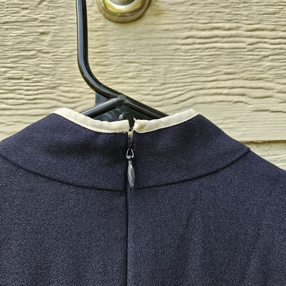 J. Crew navy tie-neck Italian wool crepe dress with flaw size 0 - Picture 3 of 8